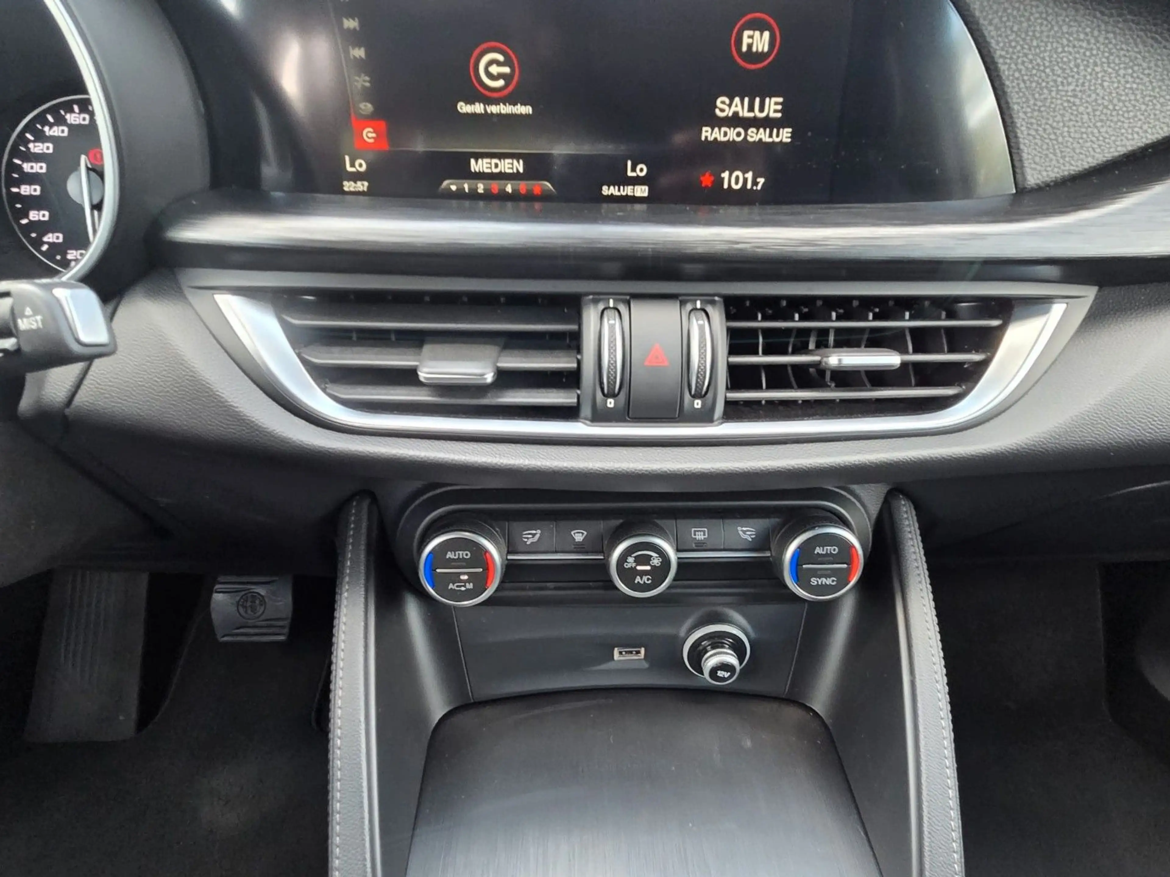 Alfa Romeo Stelvio Super Q4 2.2 JTD/NAVI/TEMPOM/KLIMAUATOM — photo 10