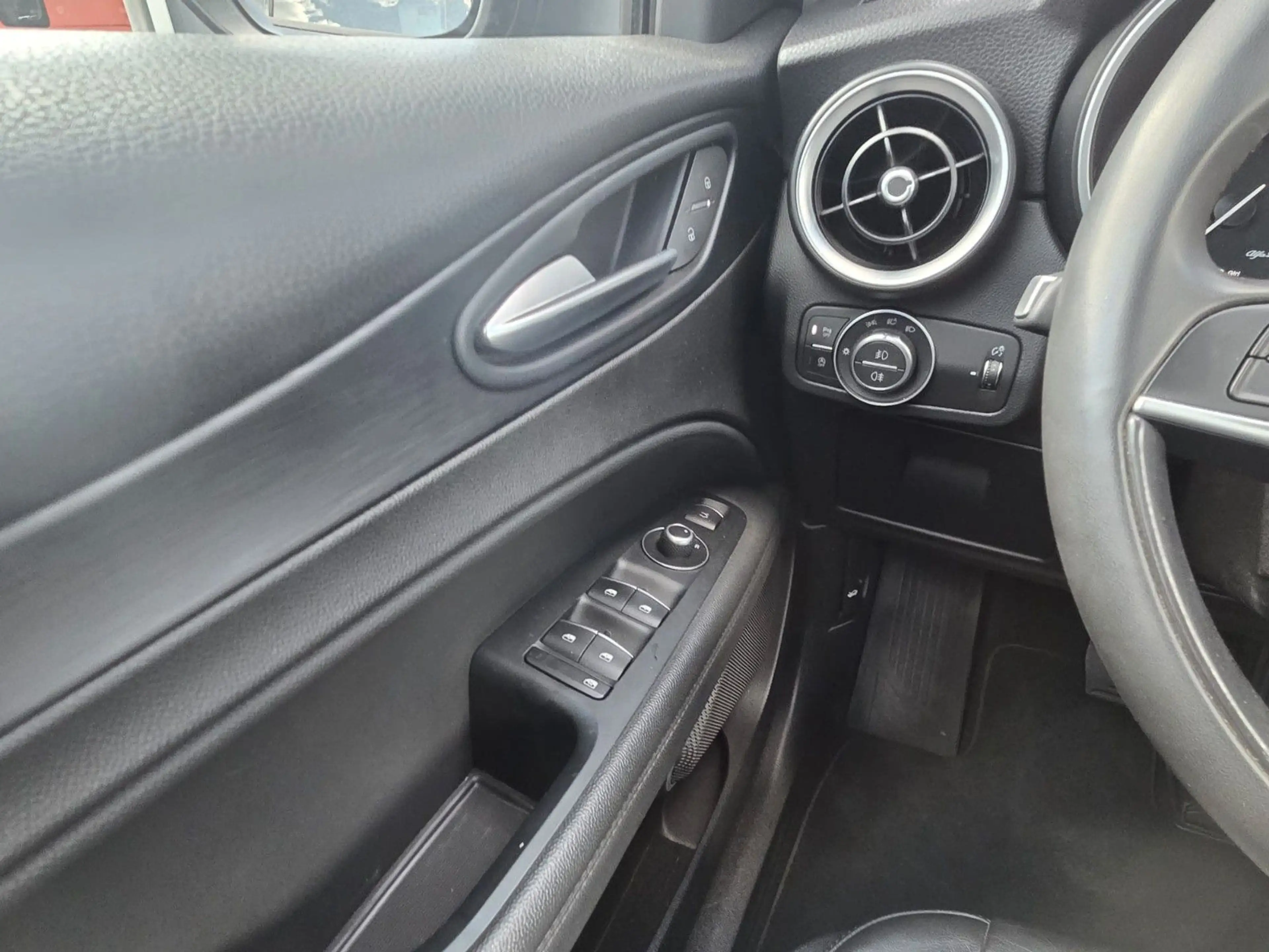 Alfa Romeo Stelvio Super Q4 2.2 JTD/NAVI/TEMPOM/KLIMAUATOM — photo 12