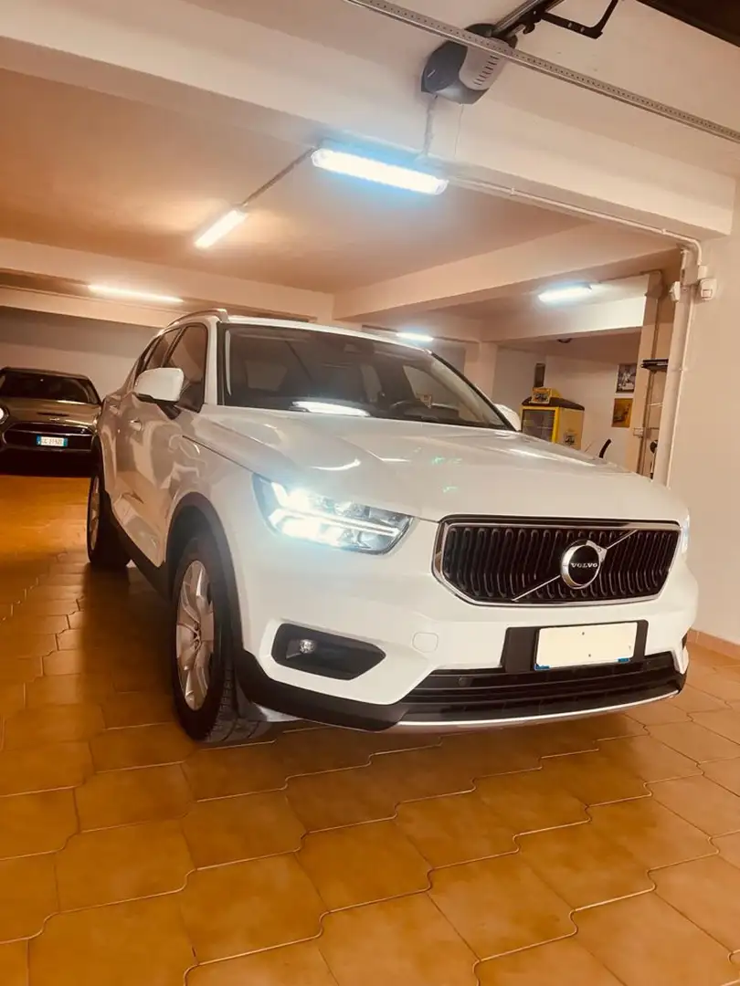 Volvo XC40 XC40 D3 TETTO NAVI VIRTUAL AUTOM Weiß - 1
