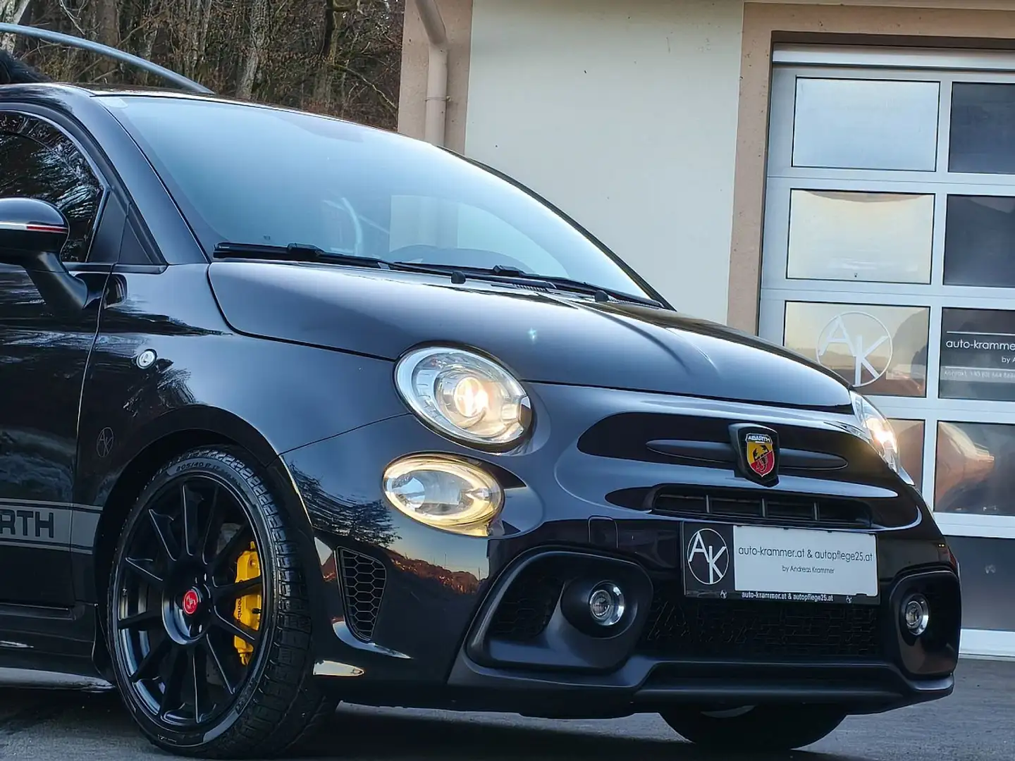 Abarth 595 Competizione - Sabelt/Braun/Carbon- Akrapovic- Brembo Noir - 2