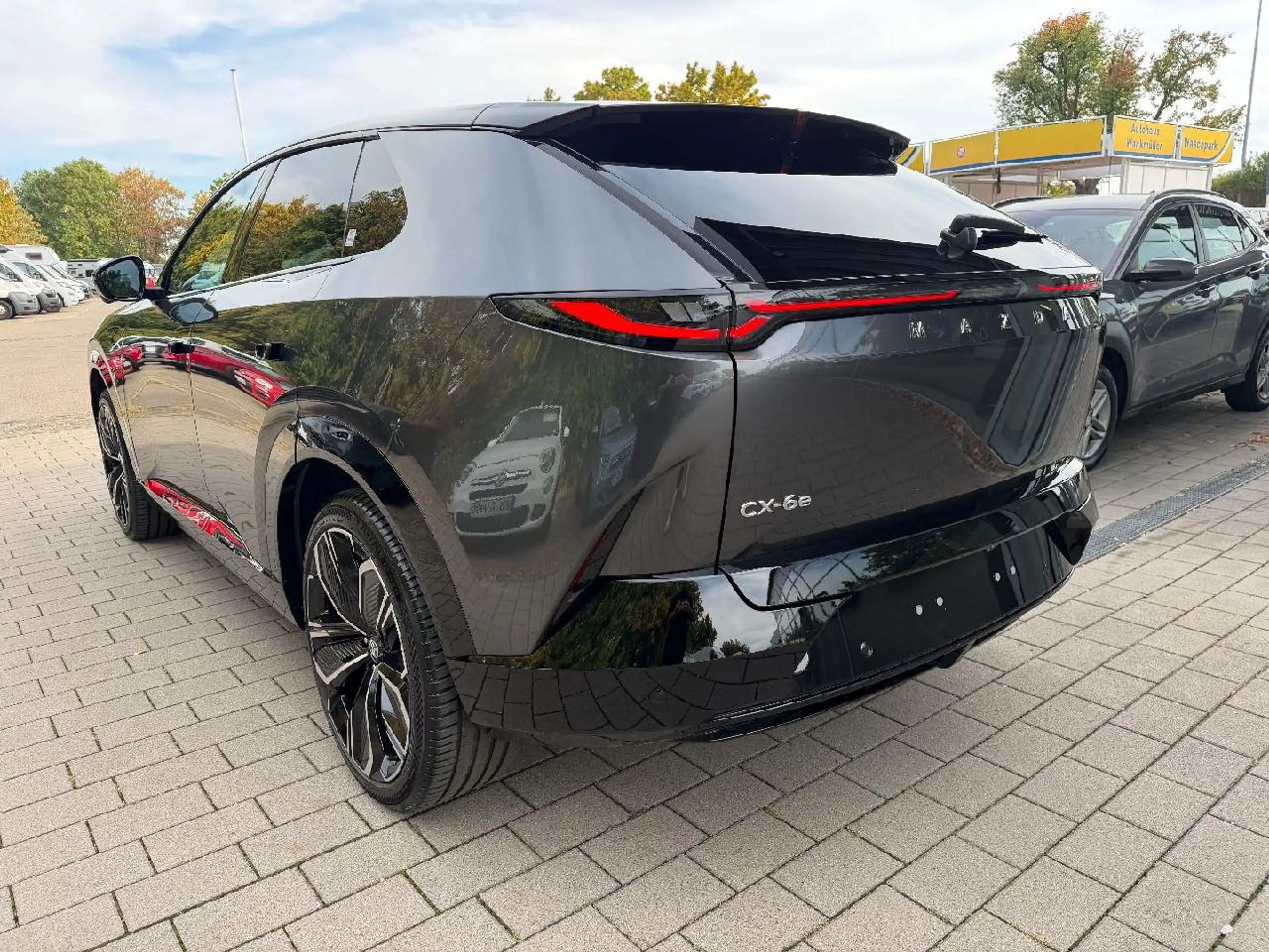 Mazda CX-6e 190 kW EV Takumi — photo 5