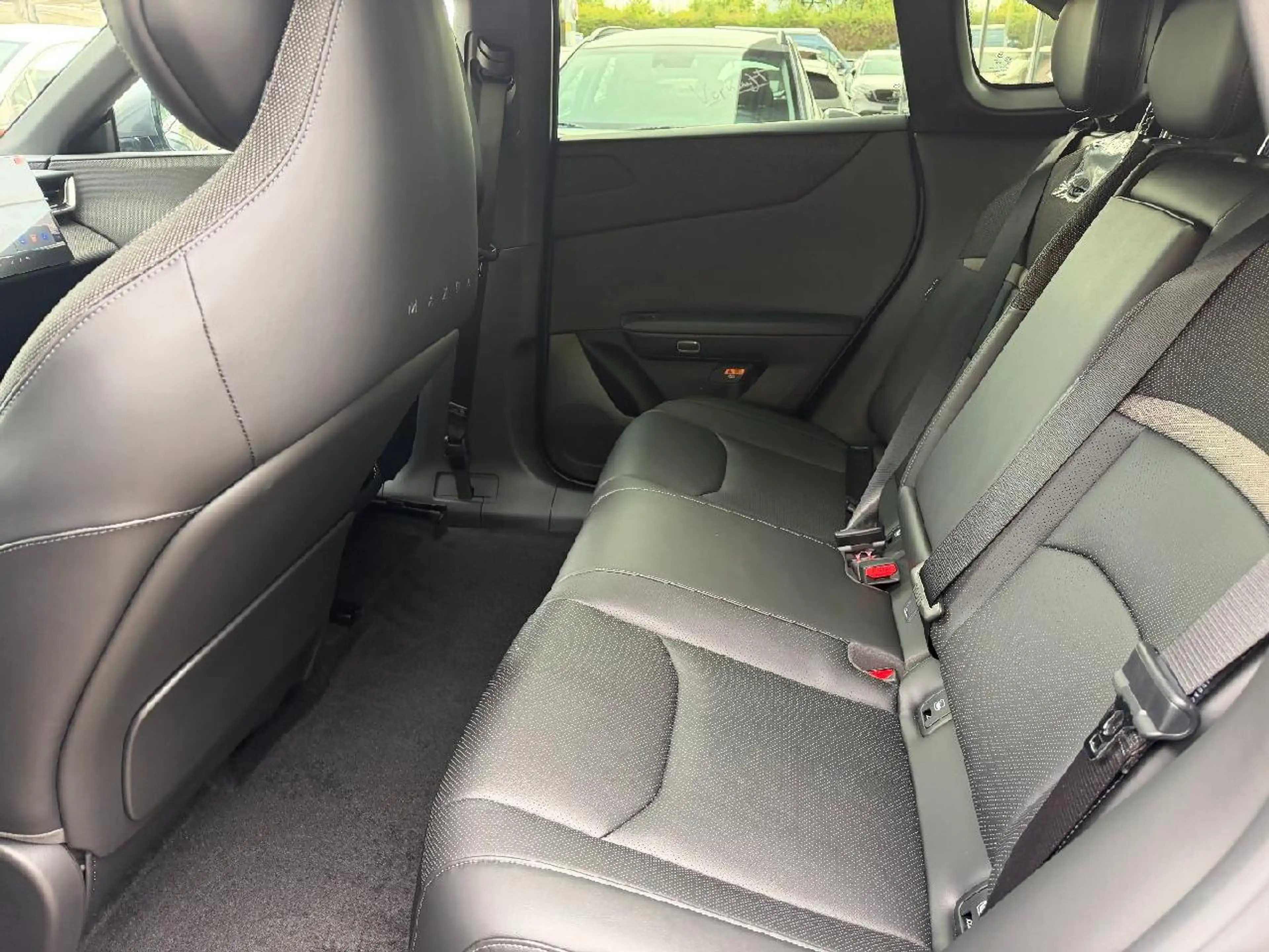 Mazda CX-6e 190 kW EV Takumi — photo 8