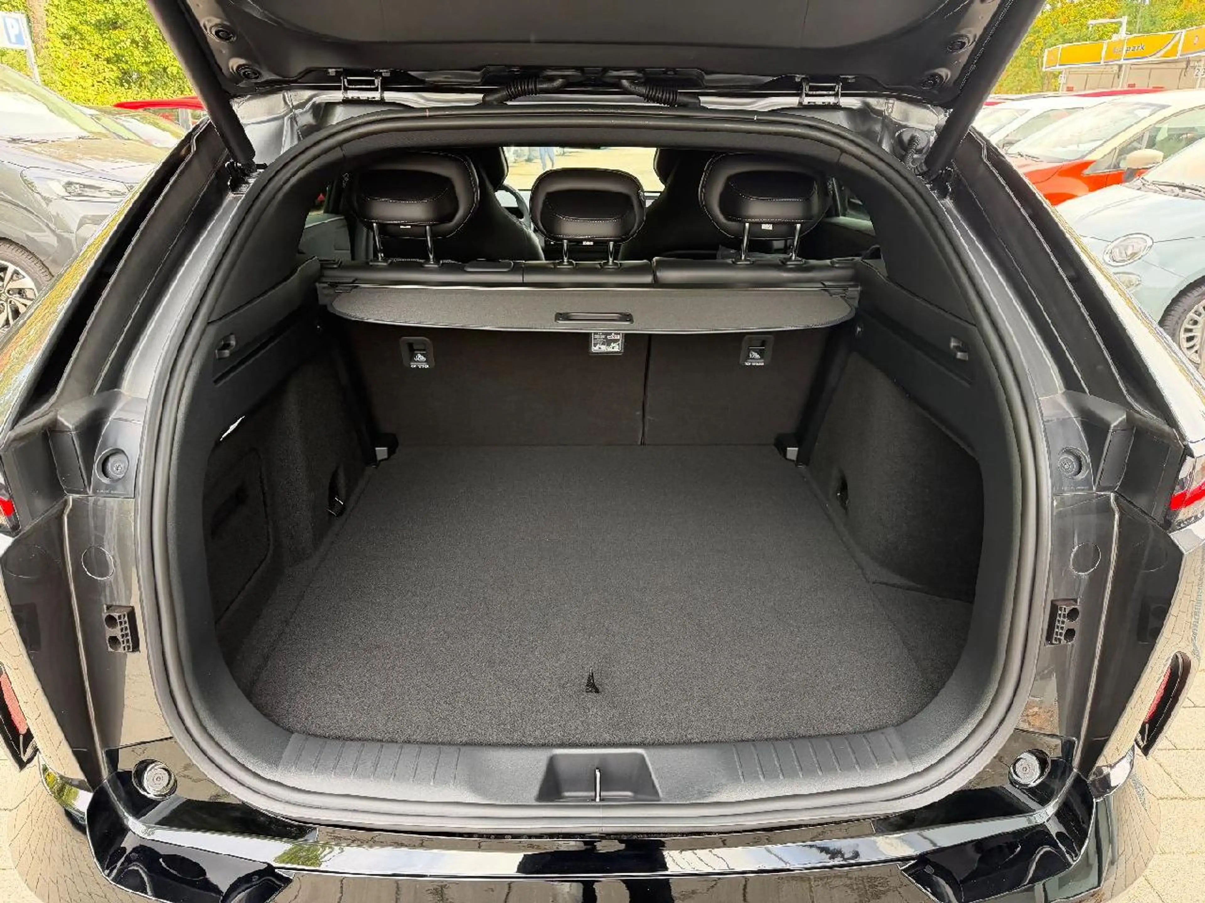Mazda CX-6e 190 kW EV Takumi — photo 7