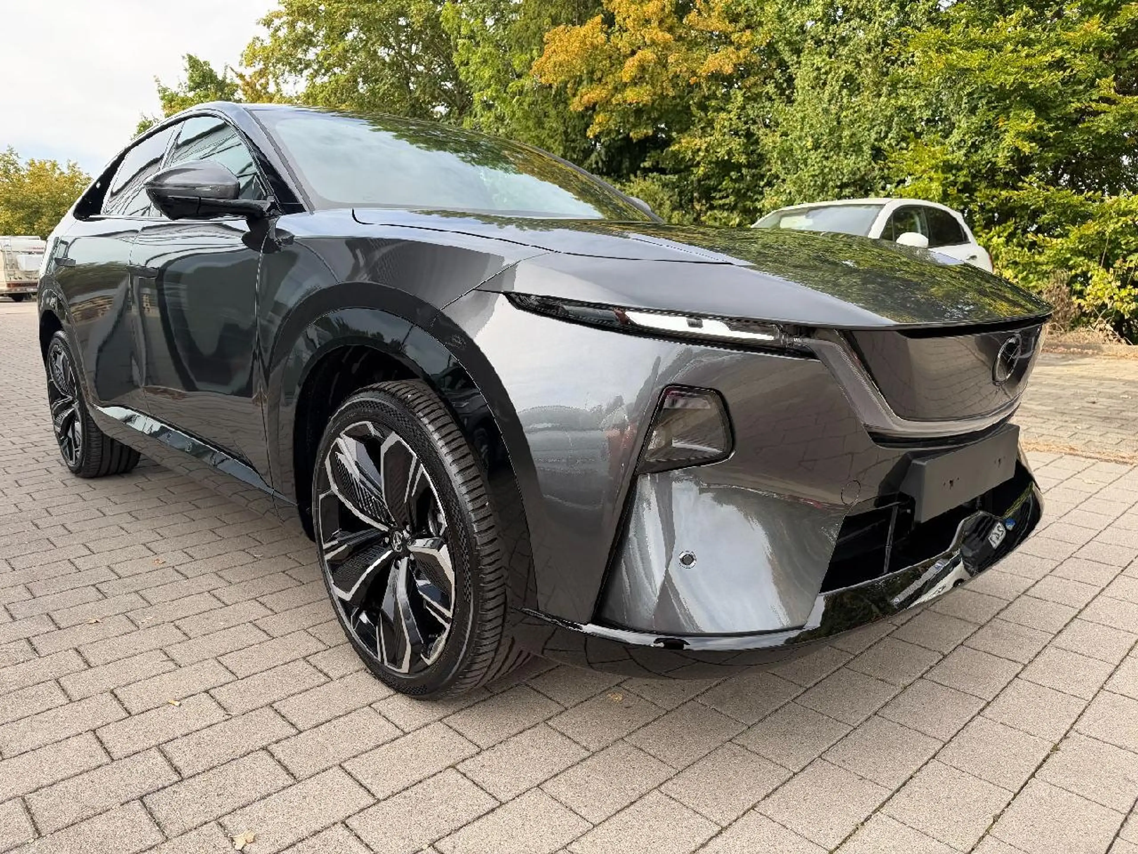 Mazda CX-6e 190 kW EV Takumi — photo 4