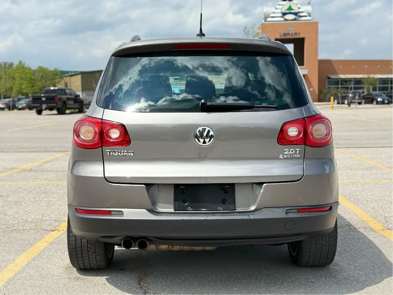 Volkswagen Tiguan снимка Volkswagen Tiguan