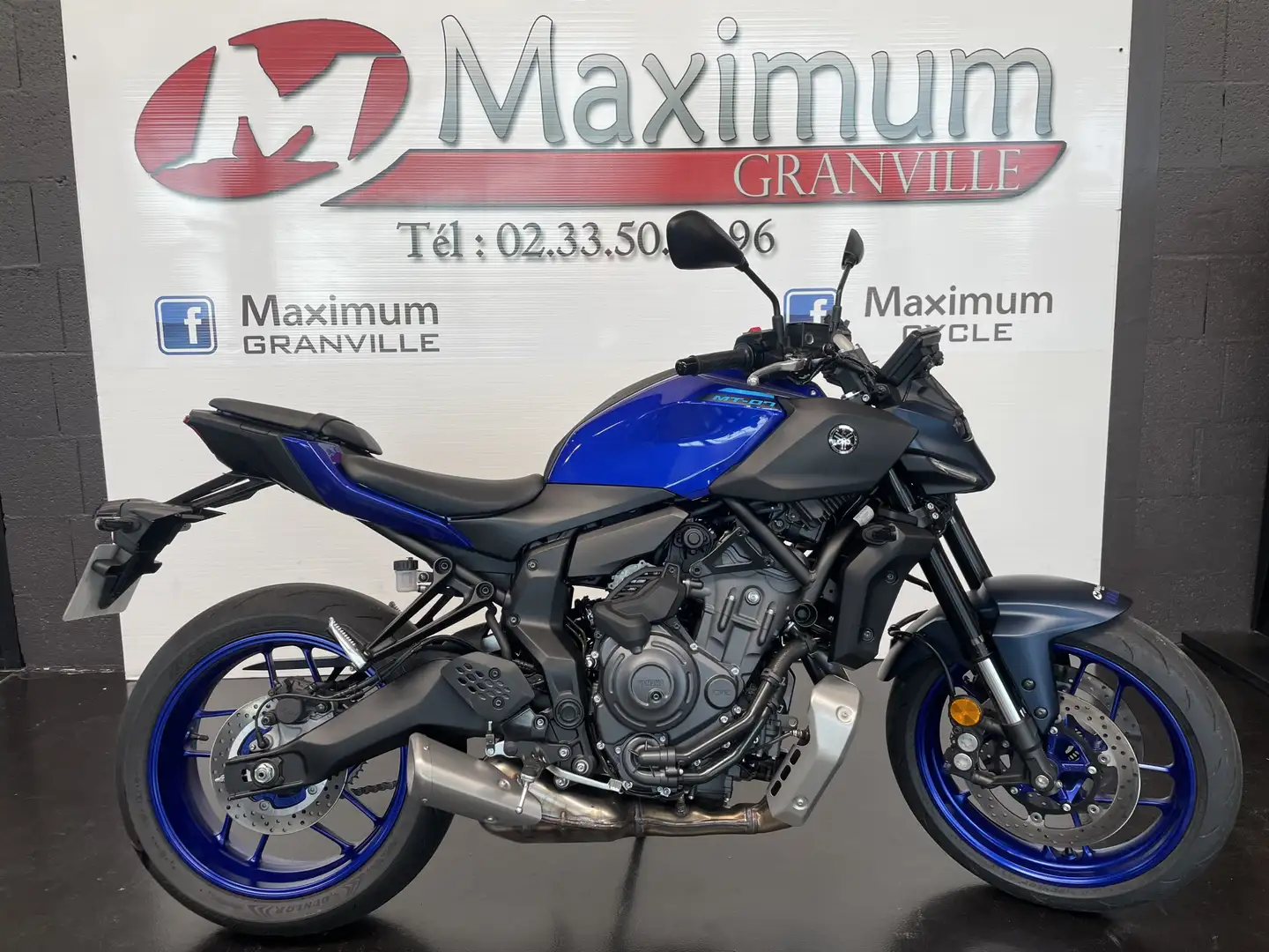 Yamaha MT-07 Bleu - 1