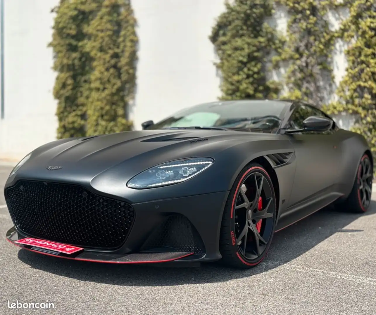 Aston Martin DBS Superleggera 5.2 v12 725 Чорний - 1