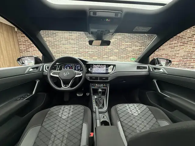 Volkswagen Polo view 9