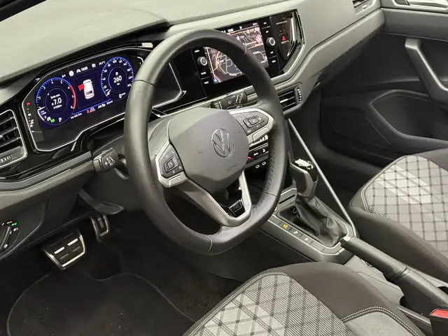 Volkswagen Polo view 3