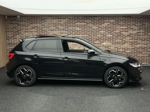Volkswagen Polo view 4
