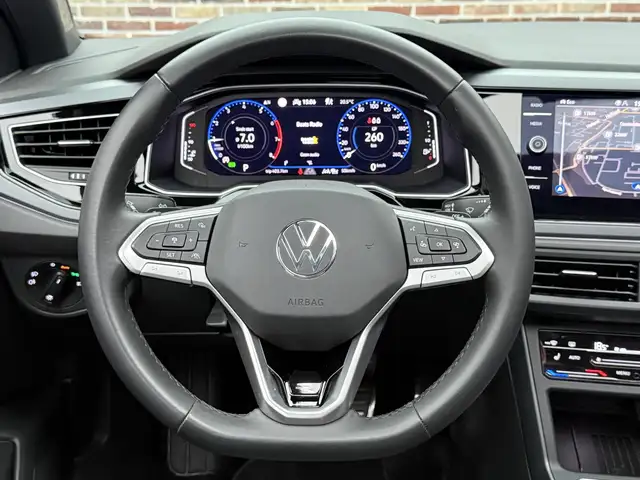 Volkswagen Polo view 11