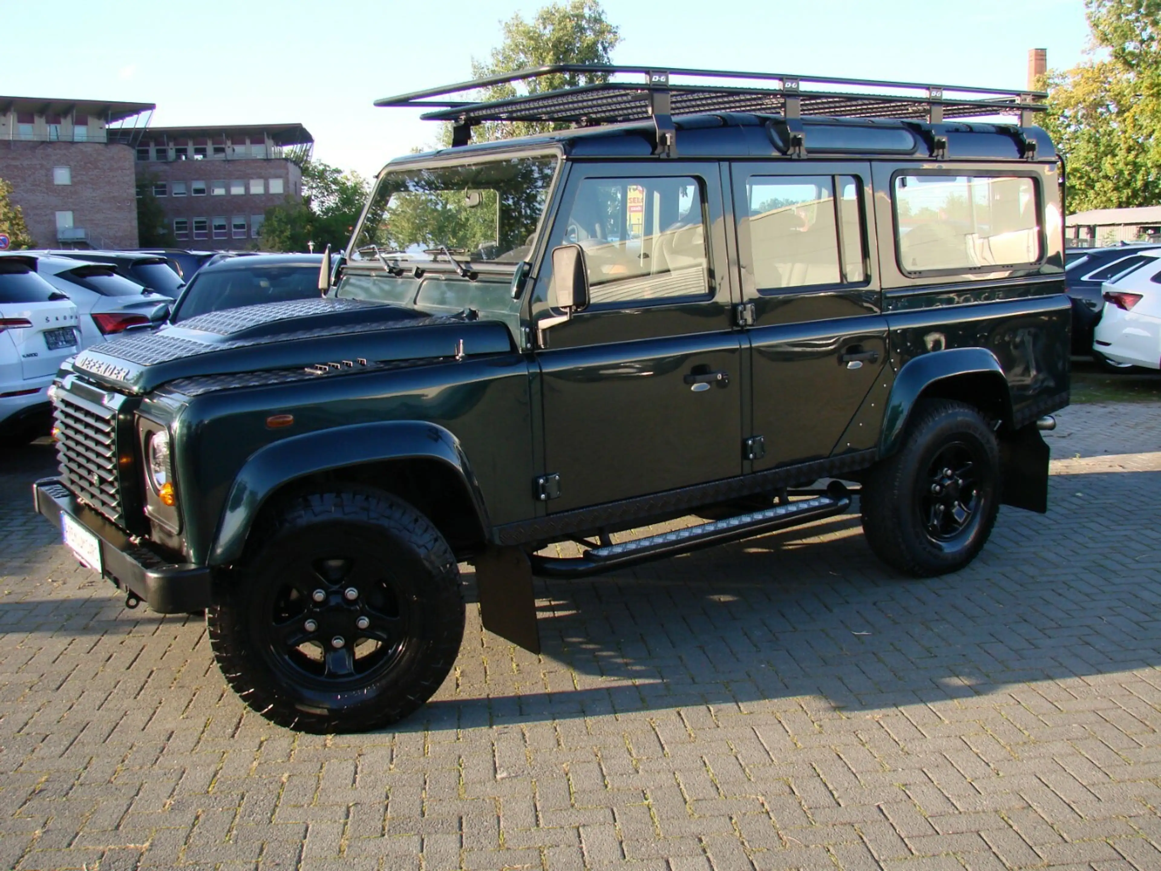 Land Rover Defender 110 E Station Wagon 7-Sitzer LED Leder AHK — photo 7