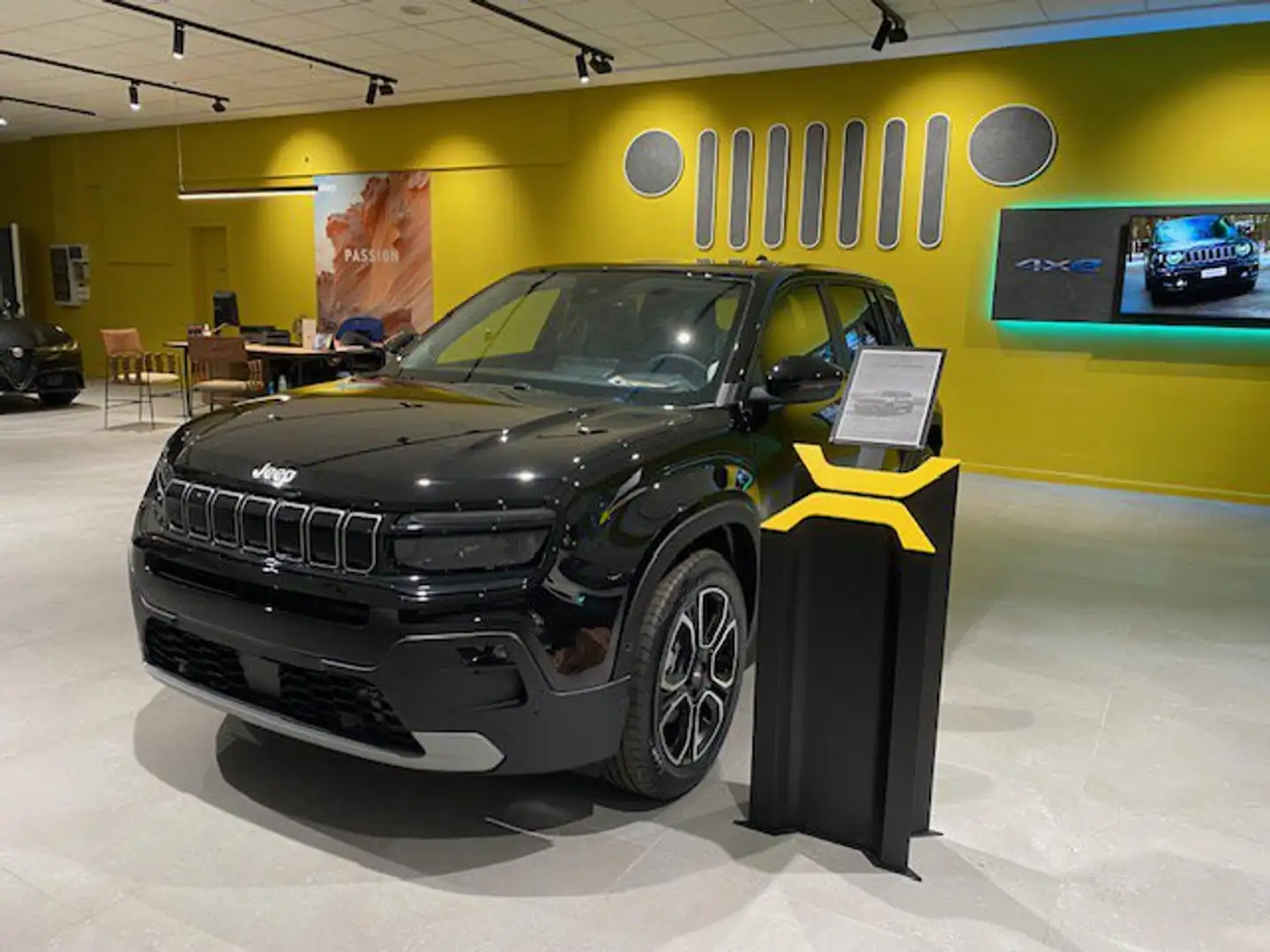 Jeep Avenger 1.2 Turbo 110 CV MHEV Summit - 1