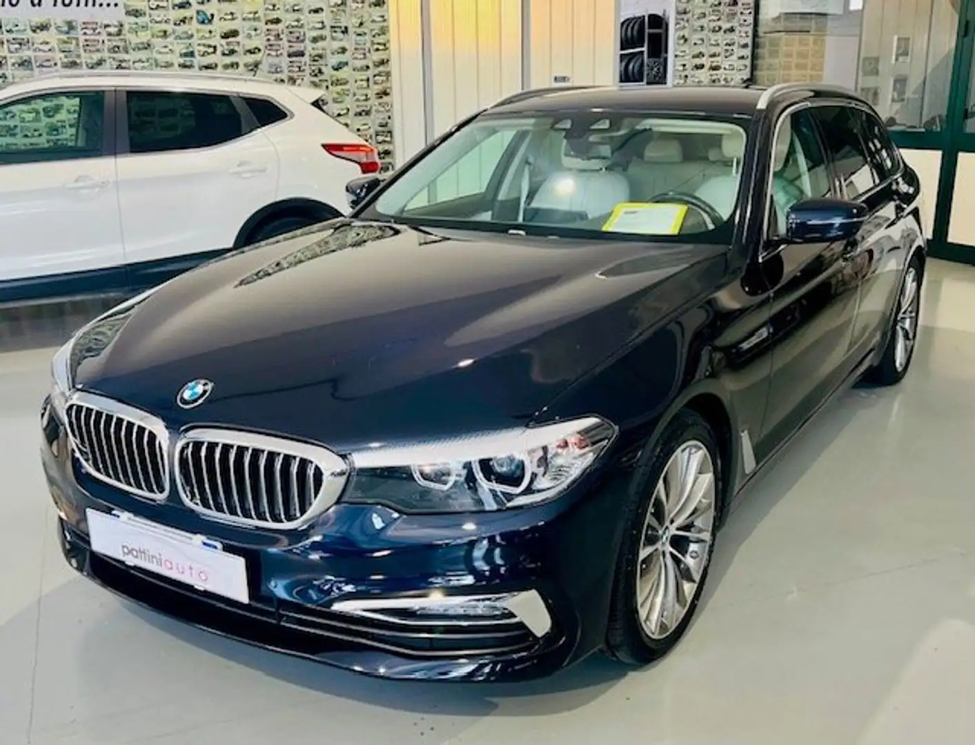 BMW 520 520d Touring Luxury aut.-Bellissima! Blu/Azzurro - 1
