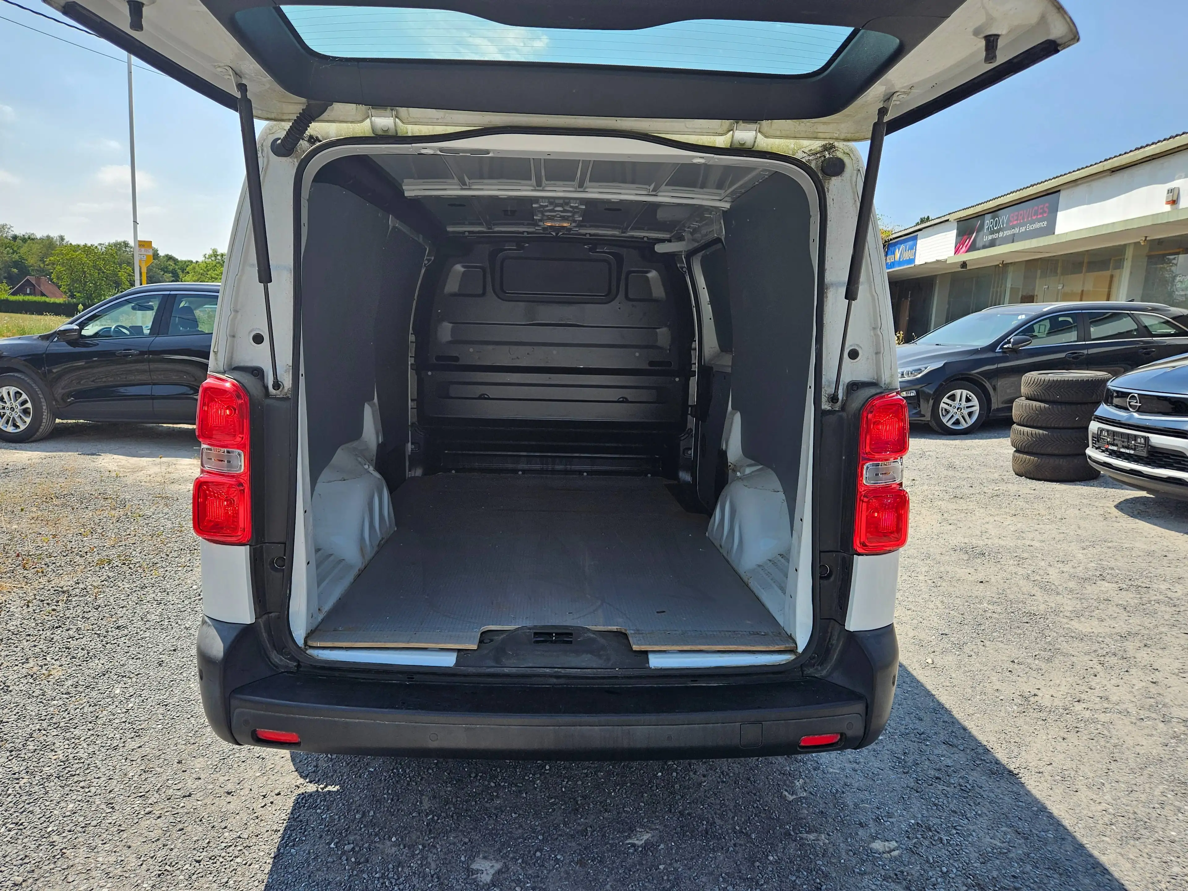 Peugeot Expert 2.0 BlueHDi L3 Long Premium Pack — photo 12