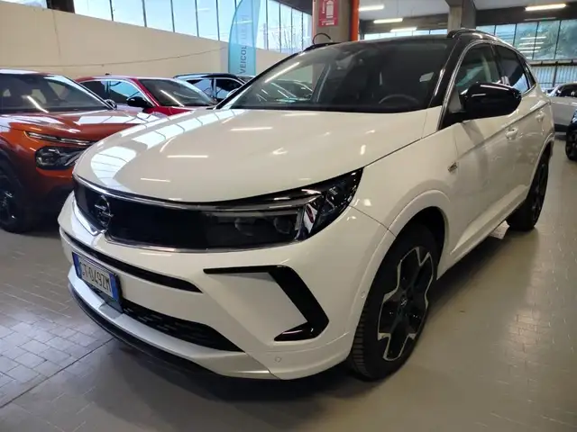 2024 Opel Grandland in White for sale