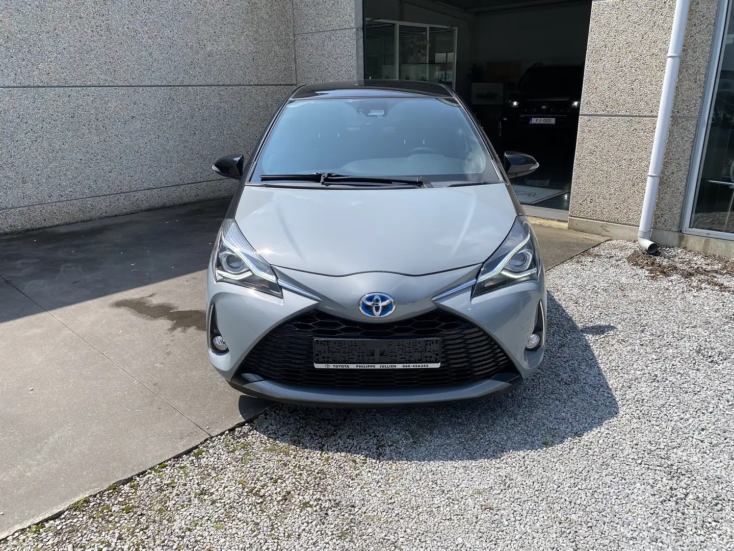 Toyota Yaris 1.5i VVT-i Hybrid Comfort Bi-tone - 2