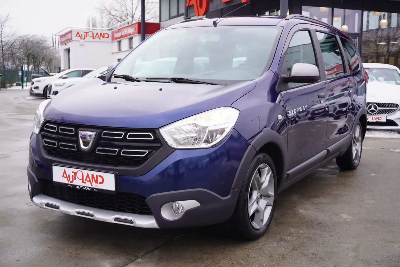 Dacia Lodgy Stepway 1.6 Navi 7-Sitzer Sitzheizung AHK Blau - 2