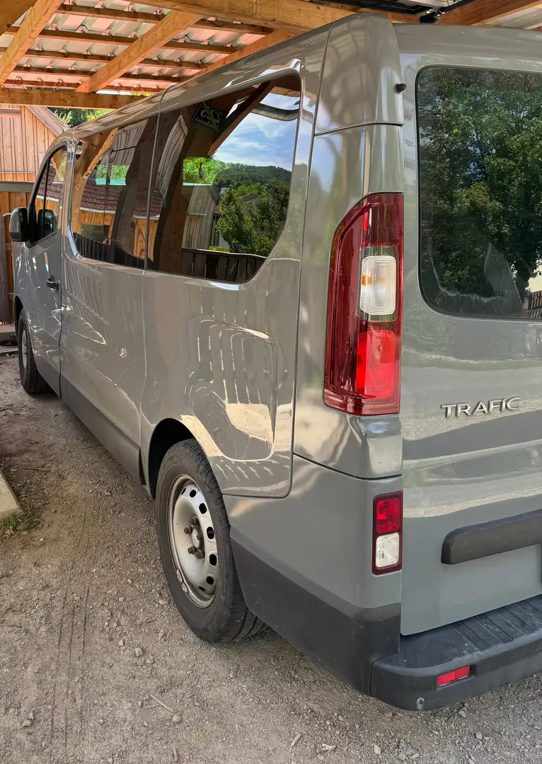 Renault Trafic Grand Passenger Expression Energy Grau - 2