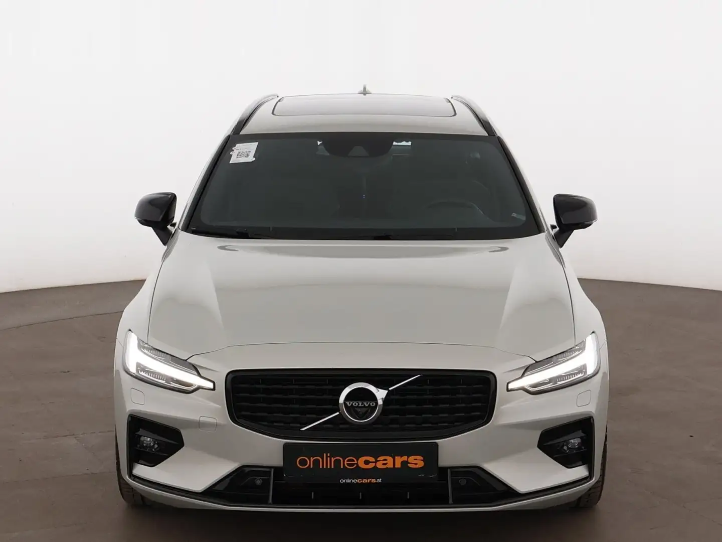 Volvo V60 Kombi B4 R Design Aut LED STANDHZG 360-CAM Beige - 2