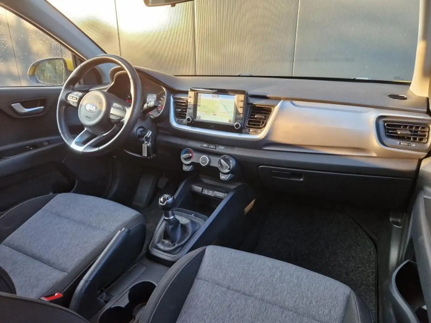 Kia Stonic Easy Jaune - 2