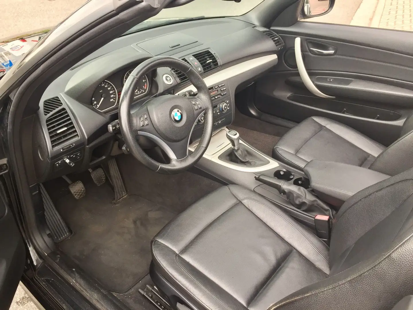 BMW 118 Baureihe 1 Cabrio 118i Schwarz - 2
