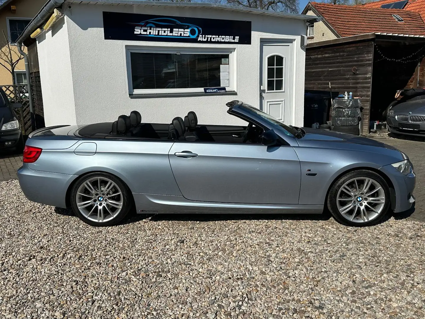 BMW 318 i Cabrio M-Paket Facelift Vollausstattung Modrá - 2