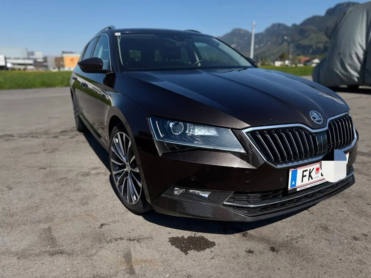 Skoda Superb Combi 2.0 TDI DSG L&K - 2