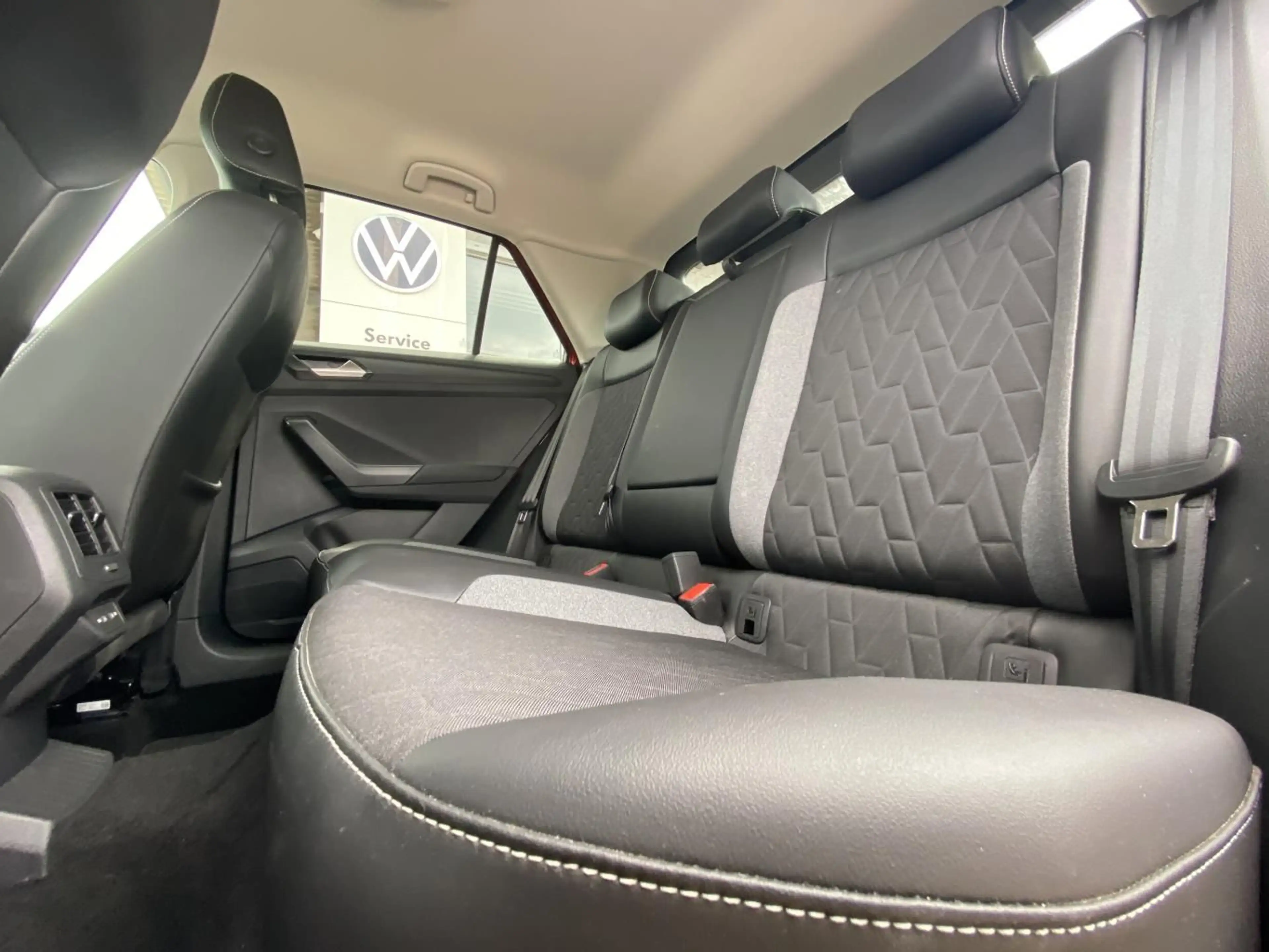 Volkswagen T-Roc 1.5 TSI GOAL APP-CONNECT+ACC+LANE-ASSIST+V — photo 11