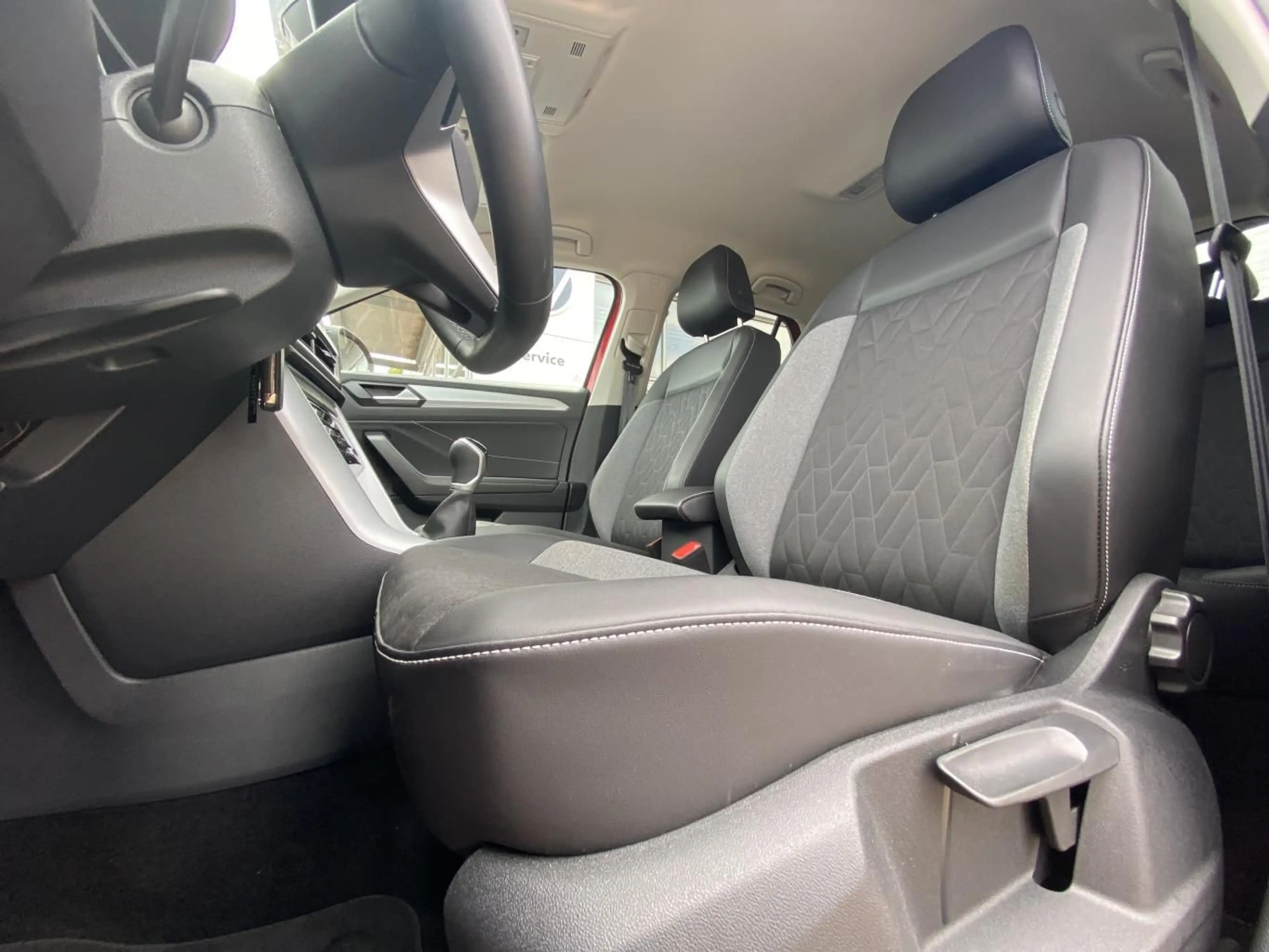 Volkswagen T-Roc 1.5 TSI GOAL APP-CONNECT+ACC+LANE-ASSIST+V — photo 9