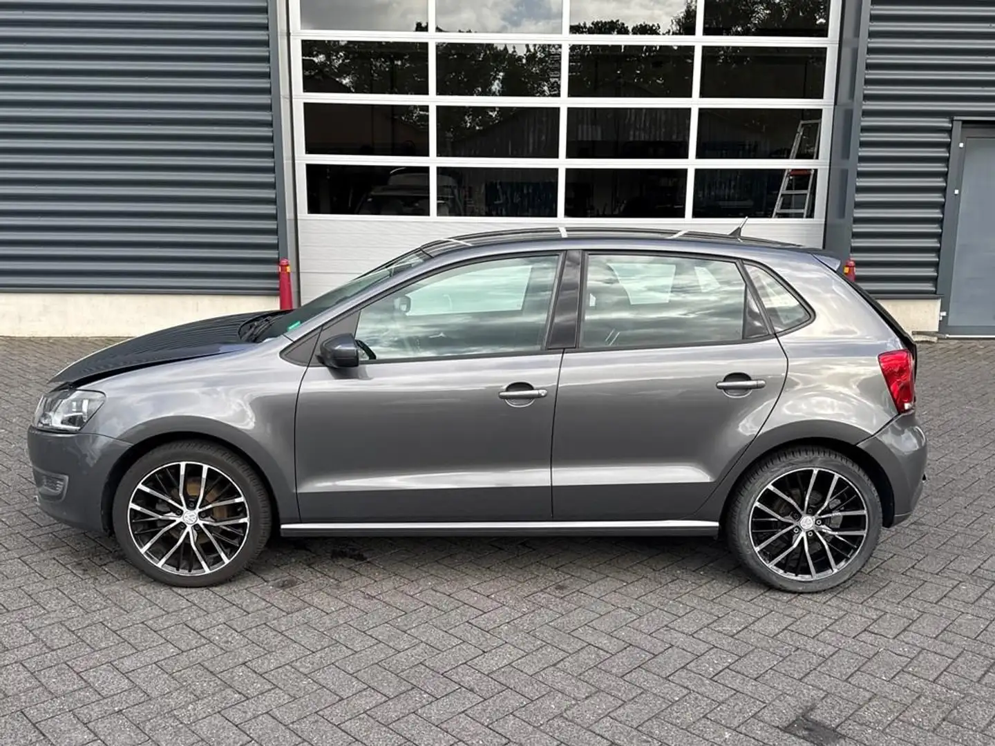 Volkswagen Polo 1.2-12V Comfortline Grijs - 2