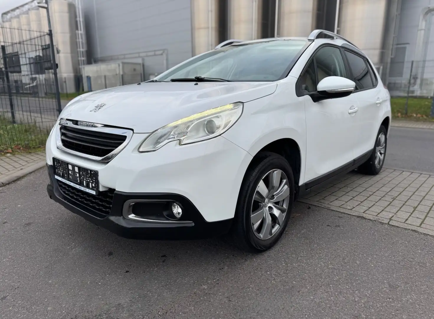 Peugeot 2008 Active 1.2 NAVI KLIMA SITZHEIZUNG LED ALUFE Weiß - 1