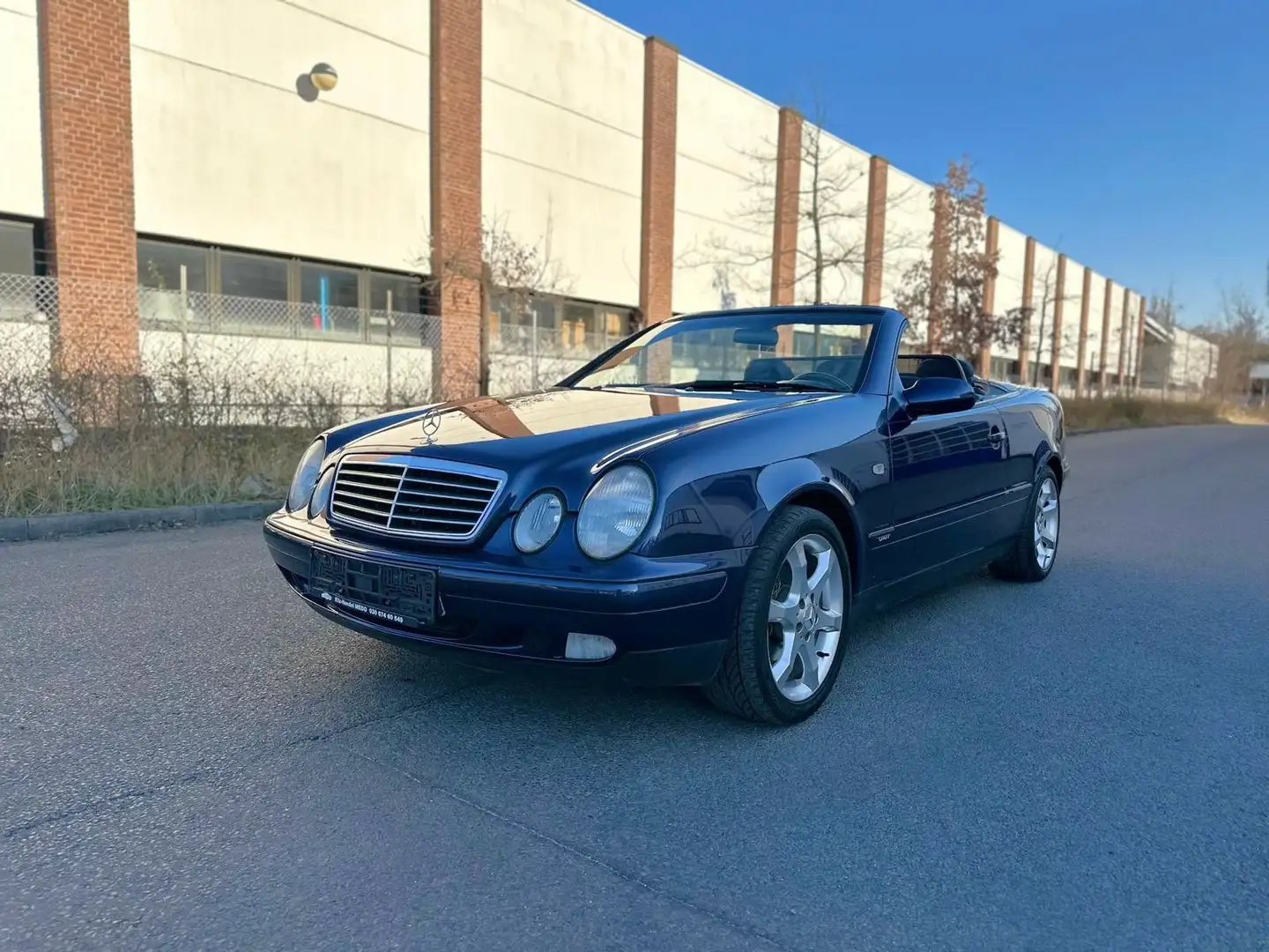 Mercedes-Benz CLK 200 Cabrio Automatik Sport Edition Blau - 2