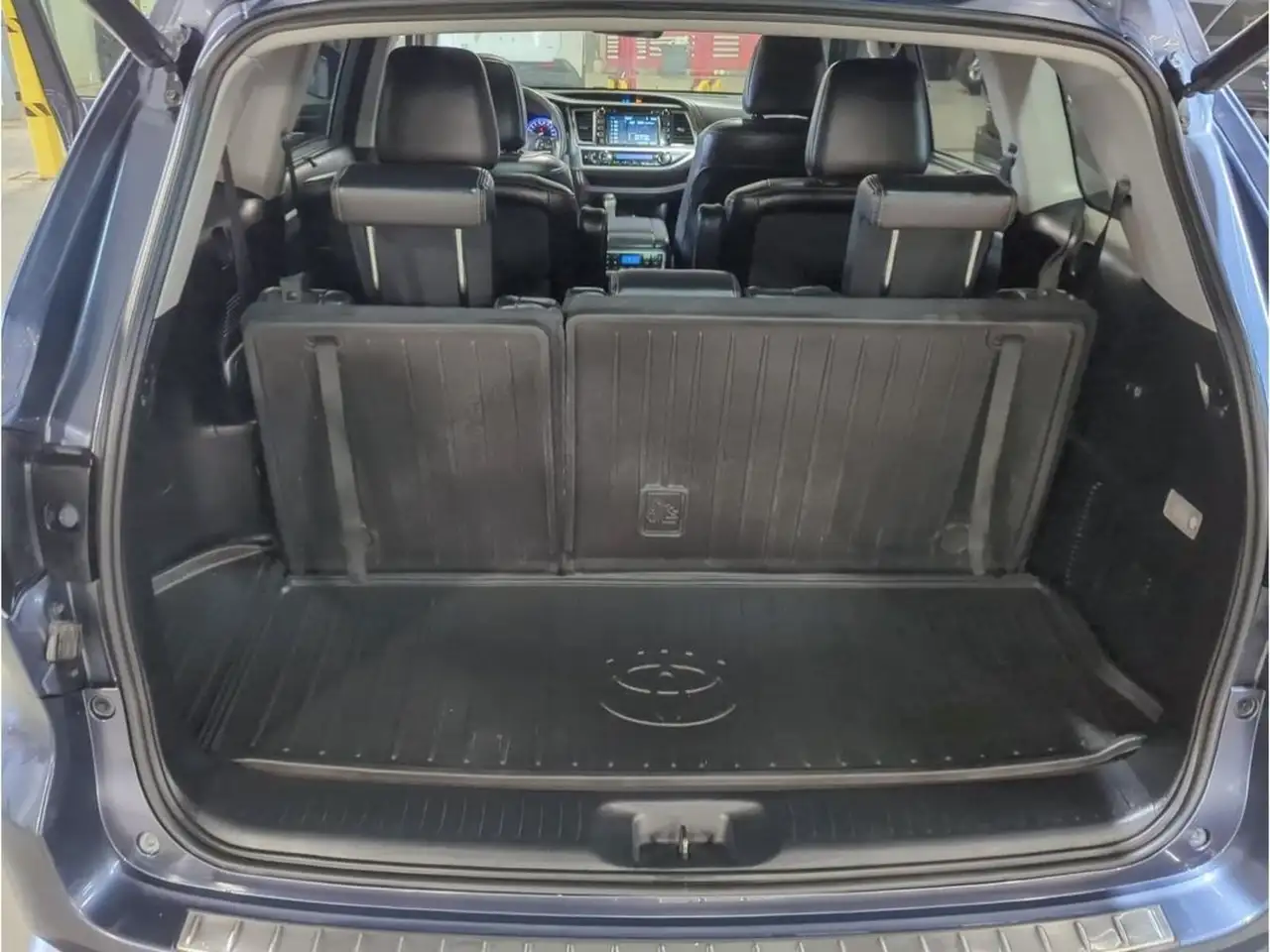 Toyota Highlander снимка Toyota Highlander