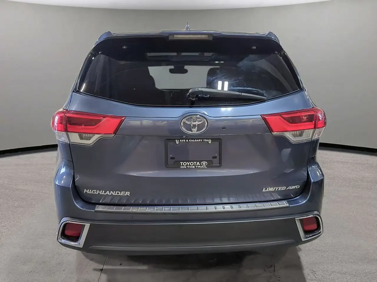 Toyota Highlander снимка Toyota Highlander
