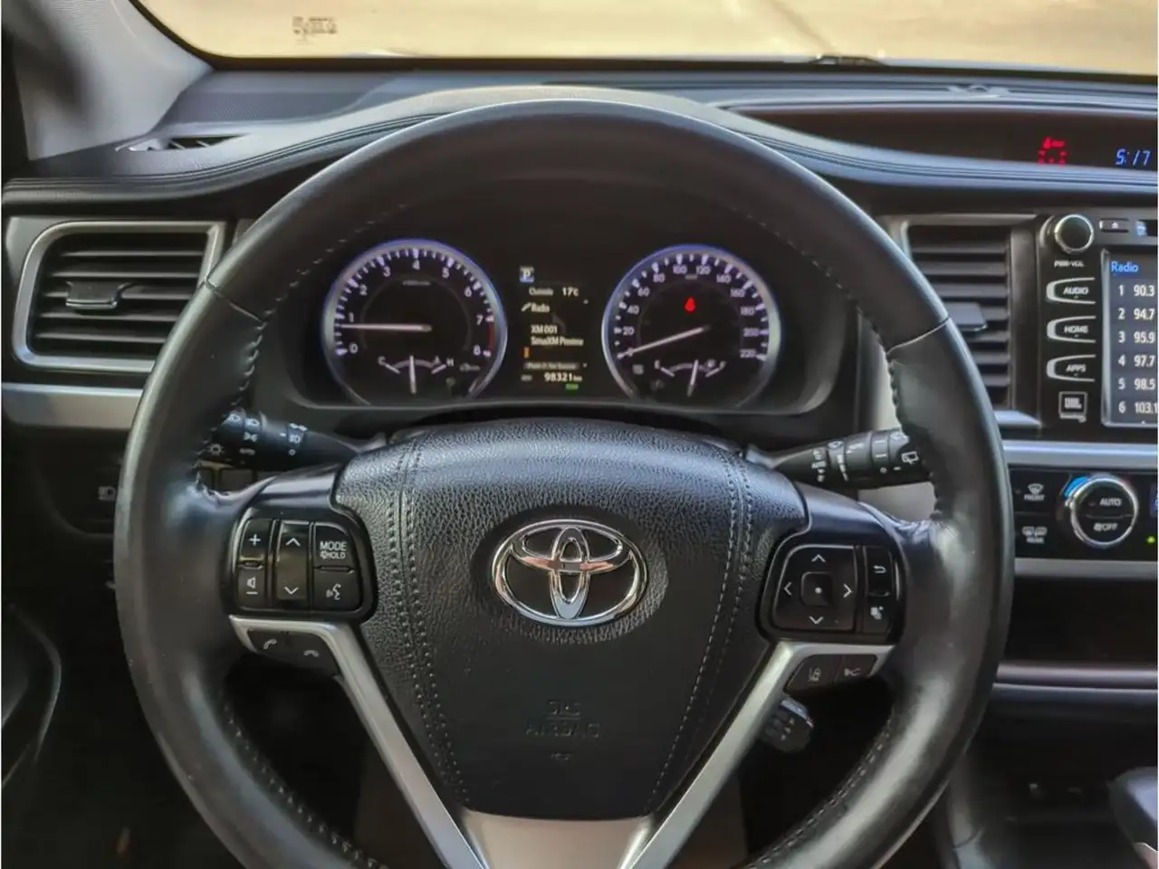 Toyota Highlander снимка Toyota Highlander