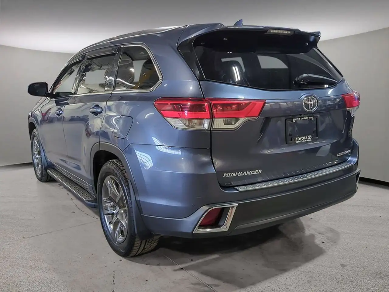 Toyota Highlander снимка Toyota Highlander