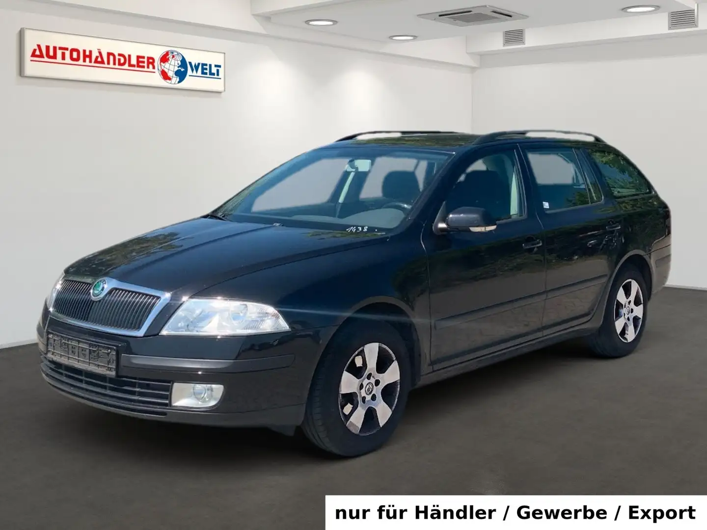 Skoda Octavia Kombi 1.6 Dual-AAC Tempo SHZ PDC Schwarz - 1