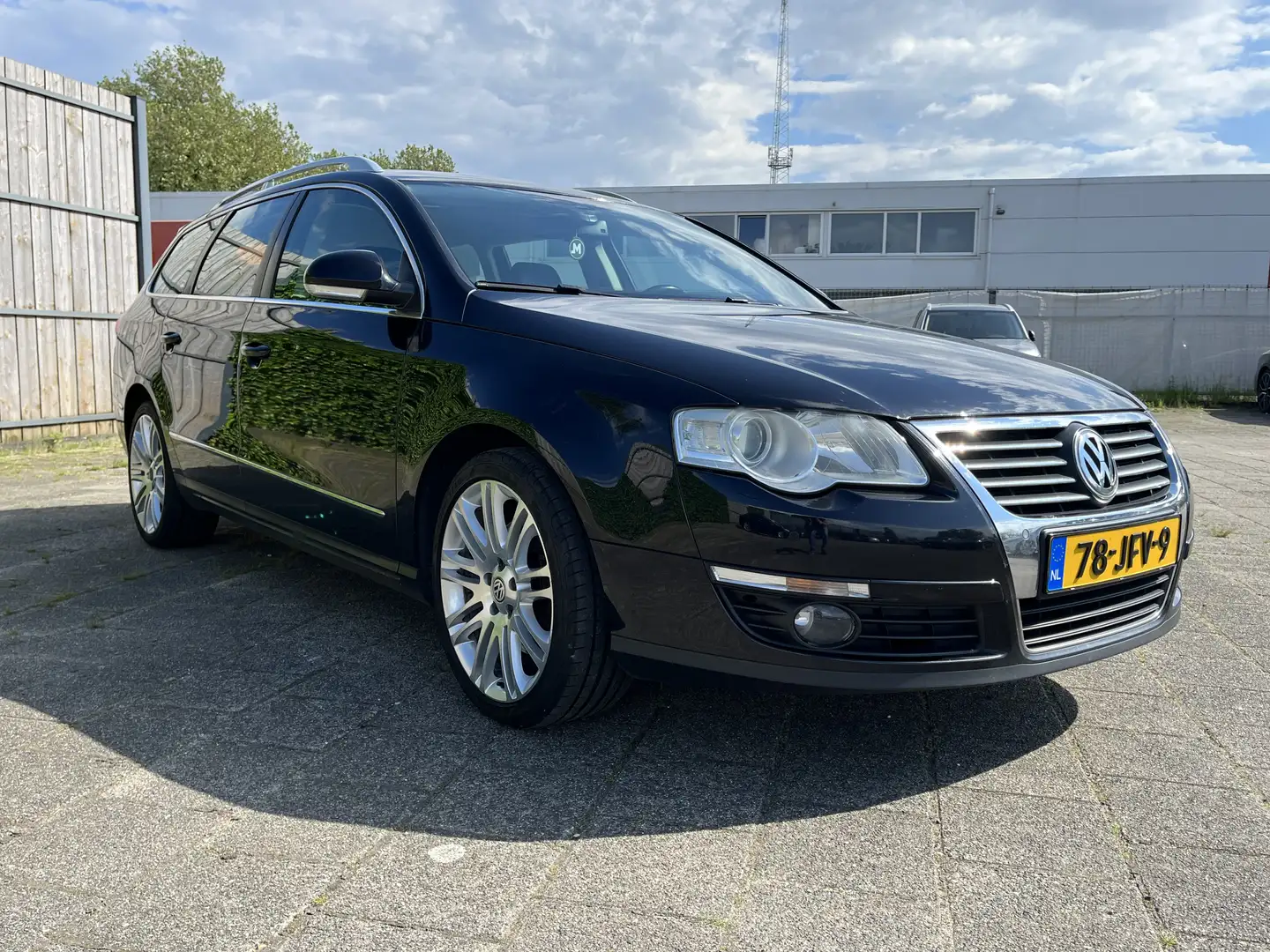 Volkswagen Passat 1.8 TFSI Highline Zwart - 2