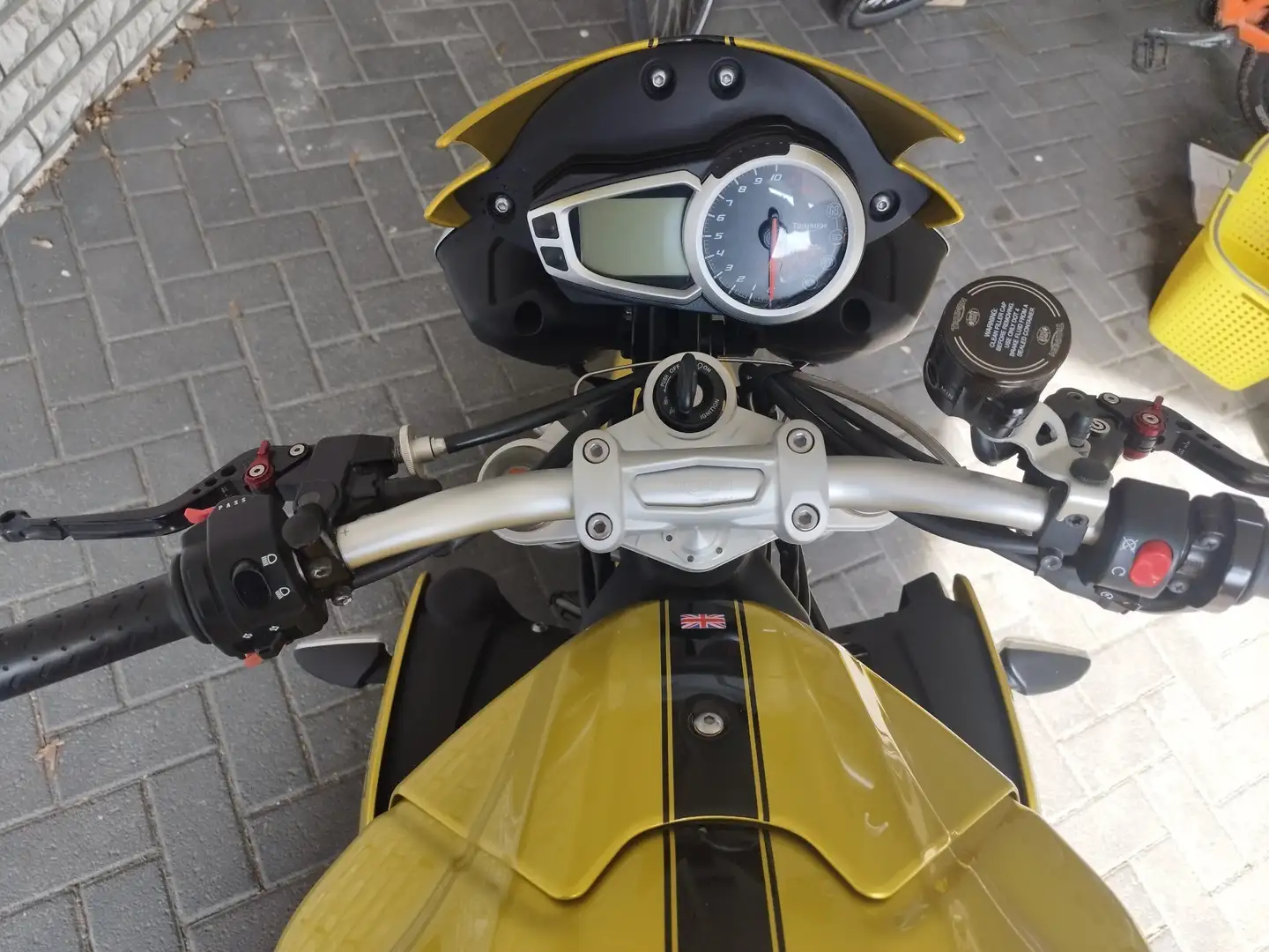 Triumph Speed Triple 1050 ABS Arrows original km Auriu - 1