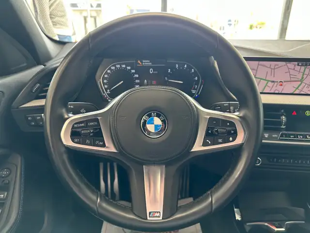 BMW 1 Series view 14
