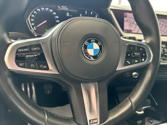 BMW 1 Series view 16