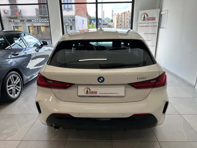 BMW 1 Series view 5