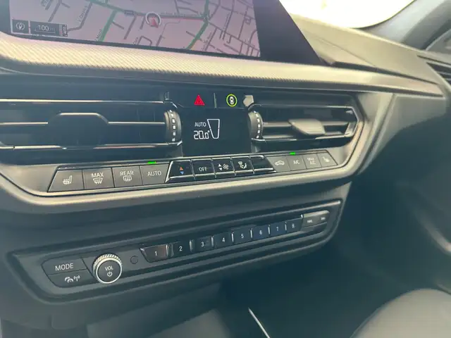 BMW 1 Series view 17