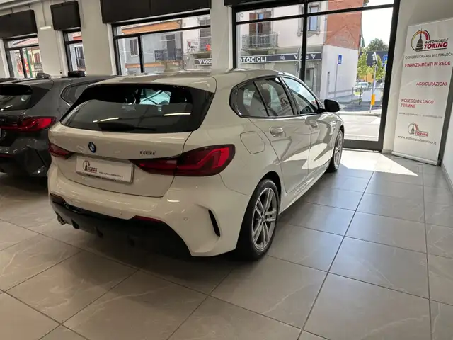 BMW 1 Series view 4