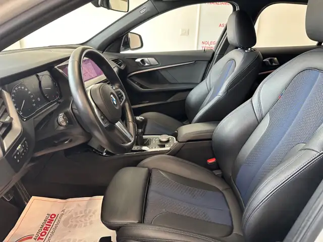 BMW 1 Series view 9