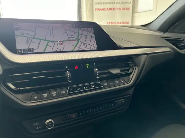 BMW 1 Series view 12