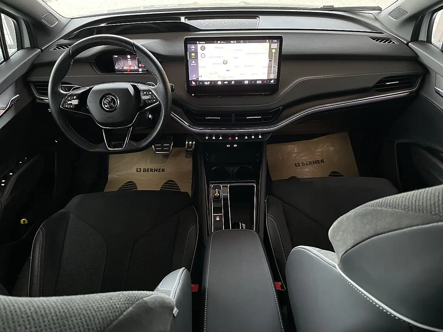 Skoda Enyaq iV 80 82kWh Sportline-98%SOH-MATRIX LED-AHV-LAN... Silber - 1