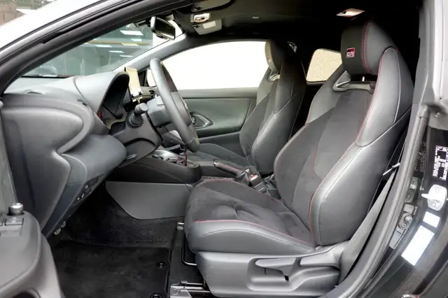 Toyota Yaris view 10