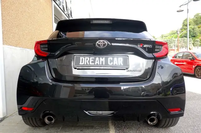 Toyota Yaris view 4